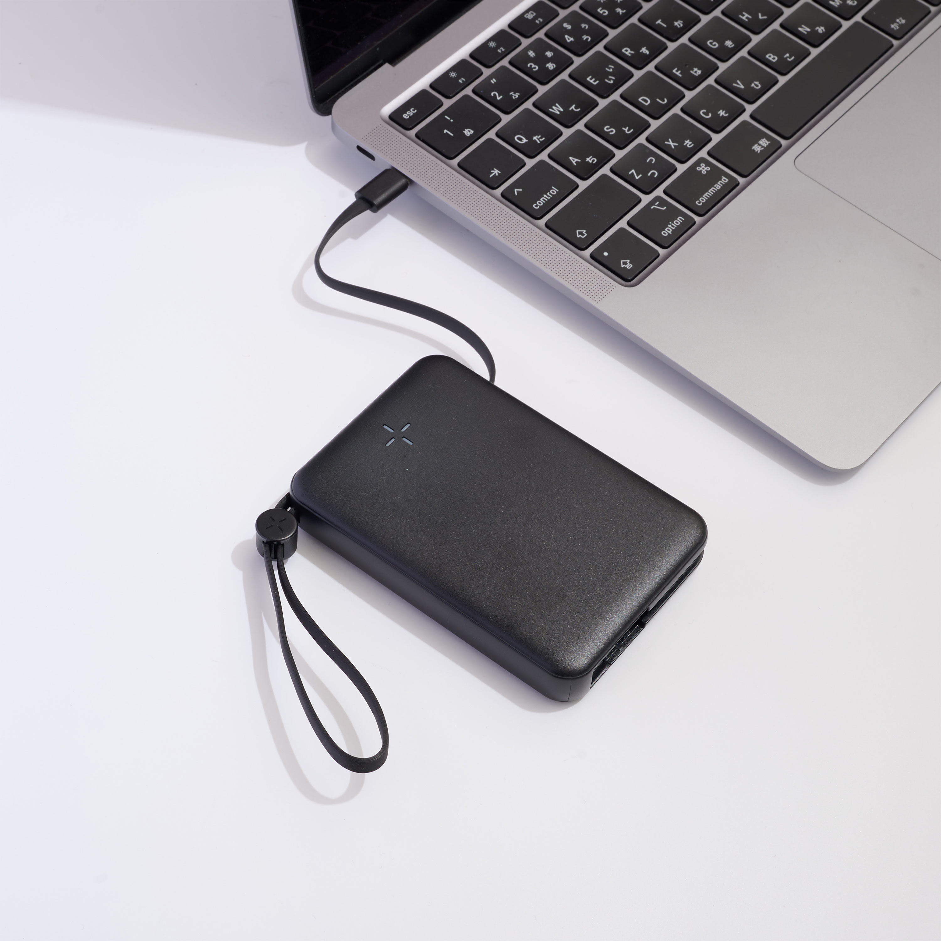 【短納期】PD20W急速充電対応 ケーブル一体型モバイルバッテリー
