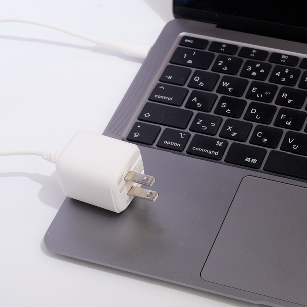 【短納期】Type-Cケーブル一体型AC充電器 2.4W出力（1.5mケーブル付）画像