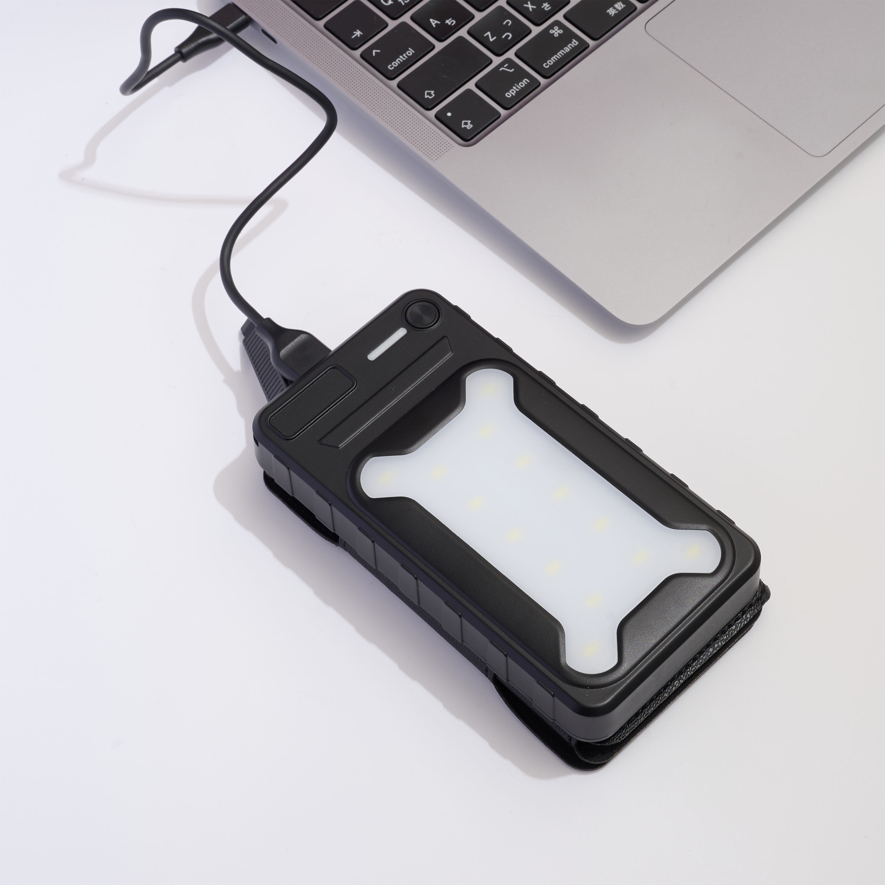 短納期】HIDISC ソーラーパネル4面搭載急速充電モバイルバッテリー 